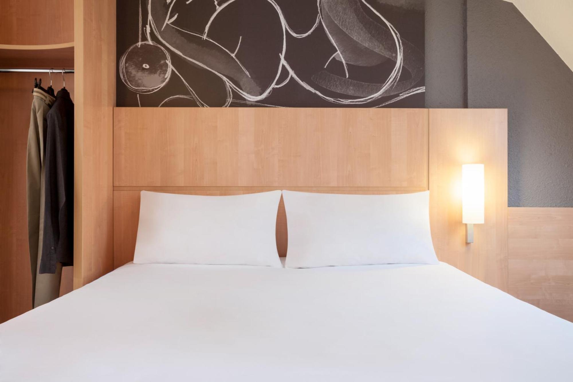 Ibis Maine Montparnasse Hotel Paris Exterior photo